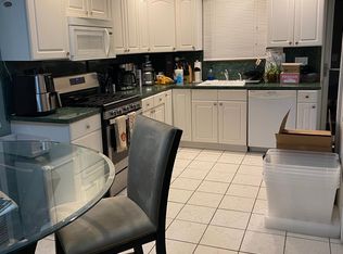 141 Raleigh Ln, West Islip, NY 11795