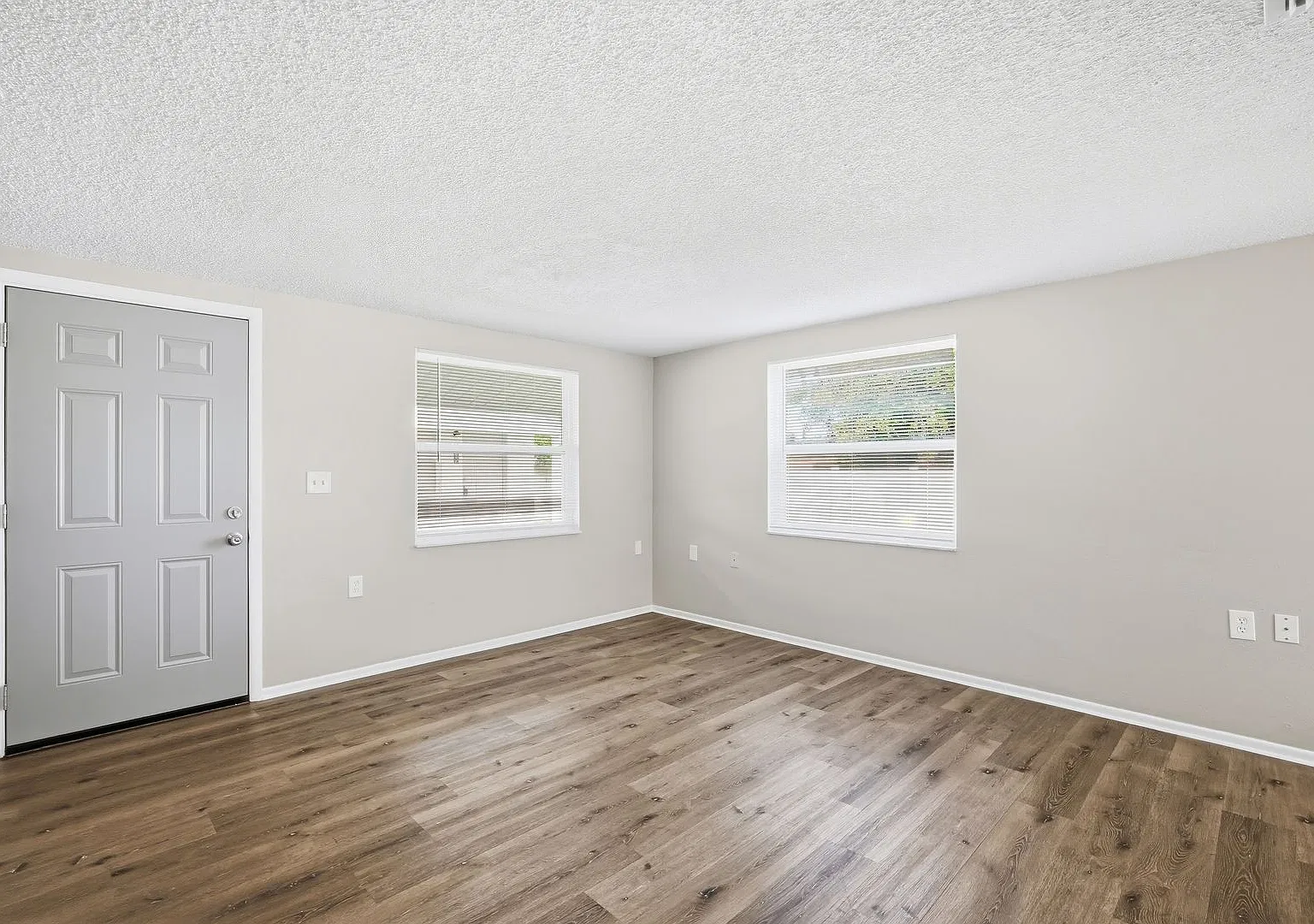 Newly Remodeled And Ready For You To Move In! — Photo 4