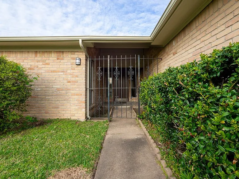 7310 Westbranch Dr — Photo 4