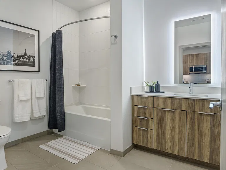 Modera Woodbridge — Photo 10