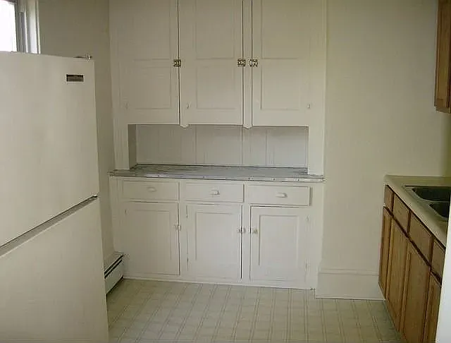 Building Photo - 21 N Henderson St #3C