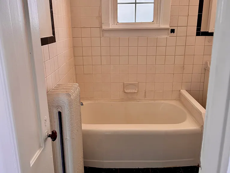 462 Middle Tpke E #1A — Photo 8