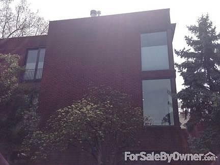 Outside from North Carolina : Outside facing the house from North Carolina