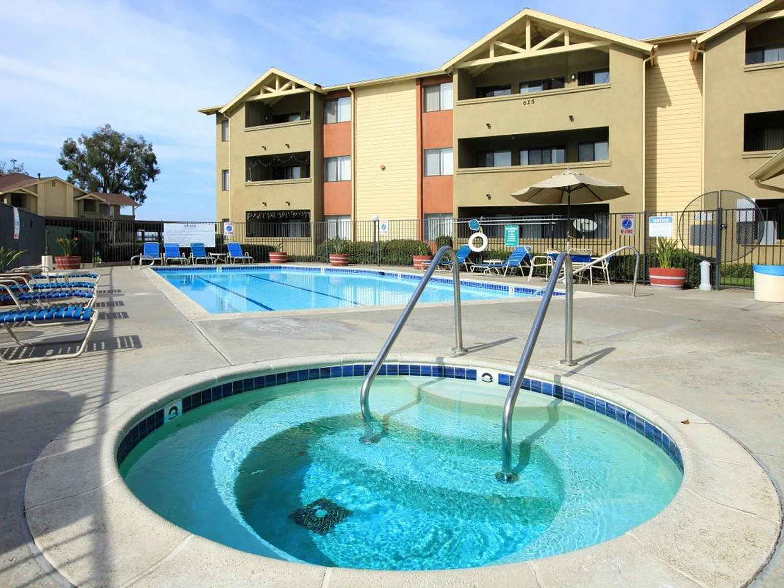 Windsong Apartments — Photo 3