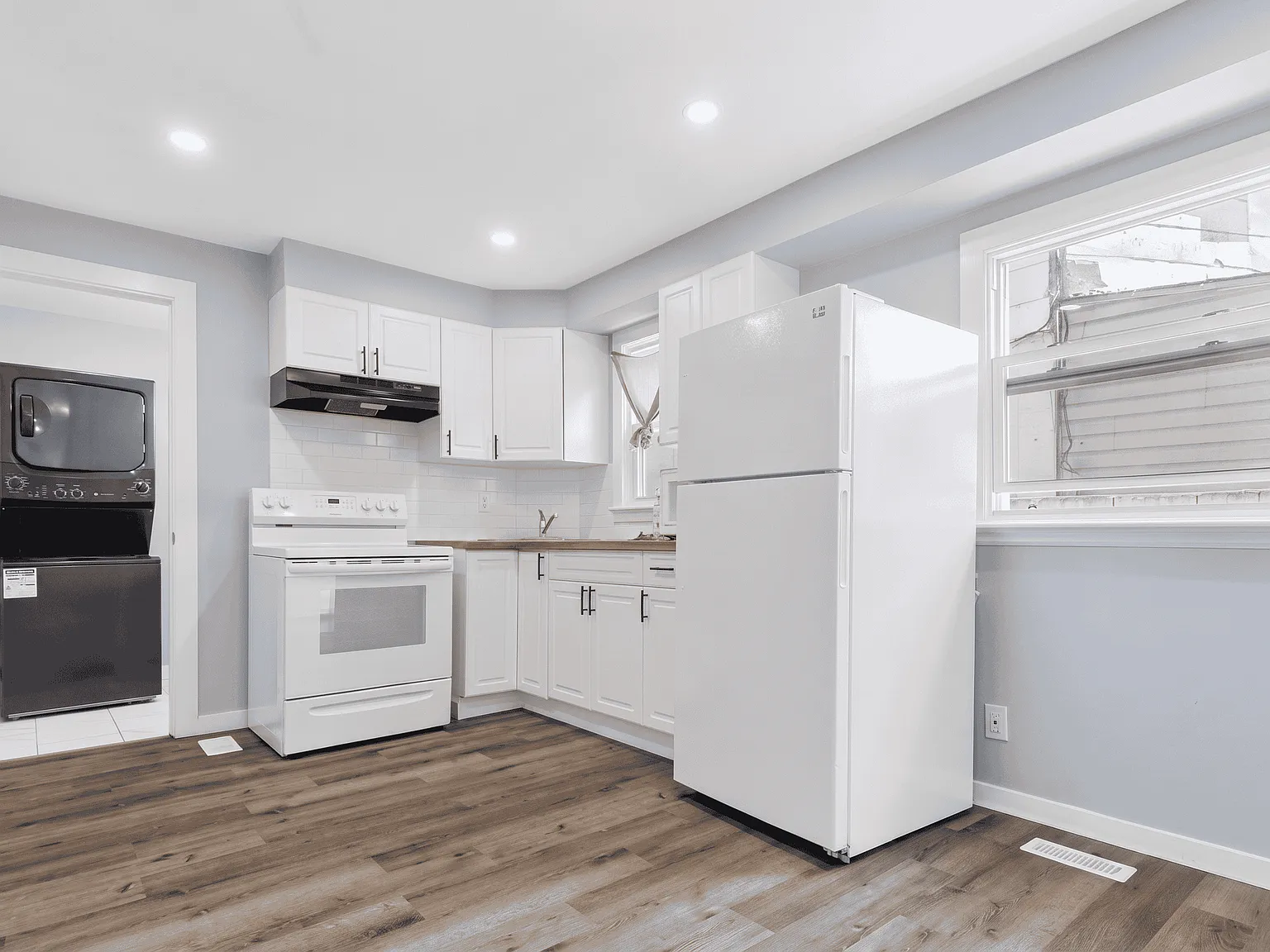 3-235 Hamilton Rd — Photo 3