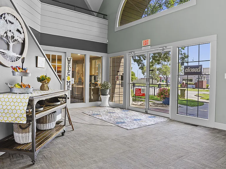 Raintree Apartments — Photo 2