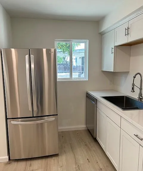 5051 Enfield Ave — Photo 3