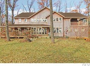 341 Arrowhead Ln, Breinigsville, PA 18031