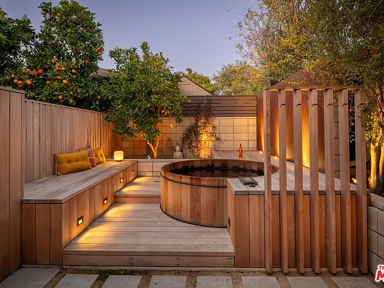 1060 Nowita Pl — Photo 12