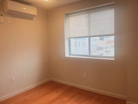 Rented by Chase Global Realty Corp | media 7