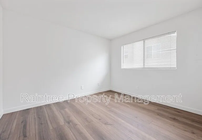 340 Walnut Ave — Photo 12