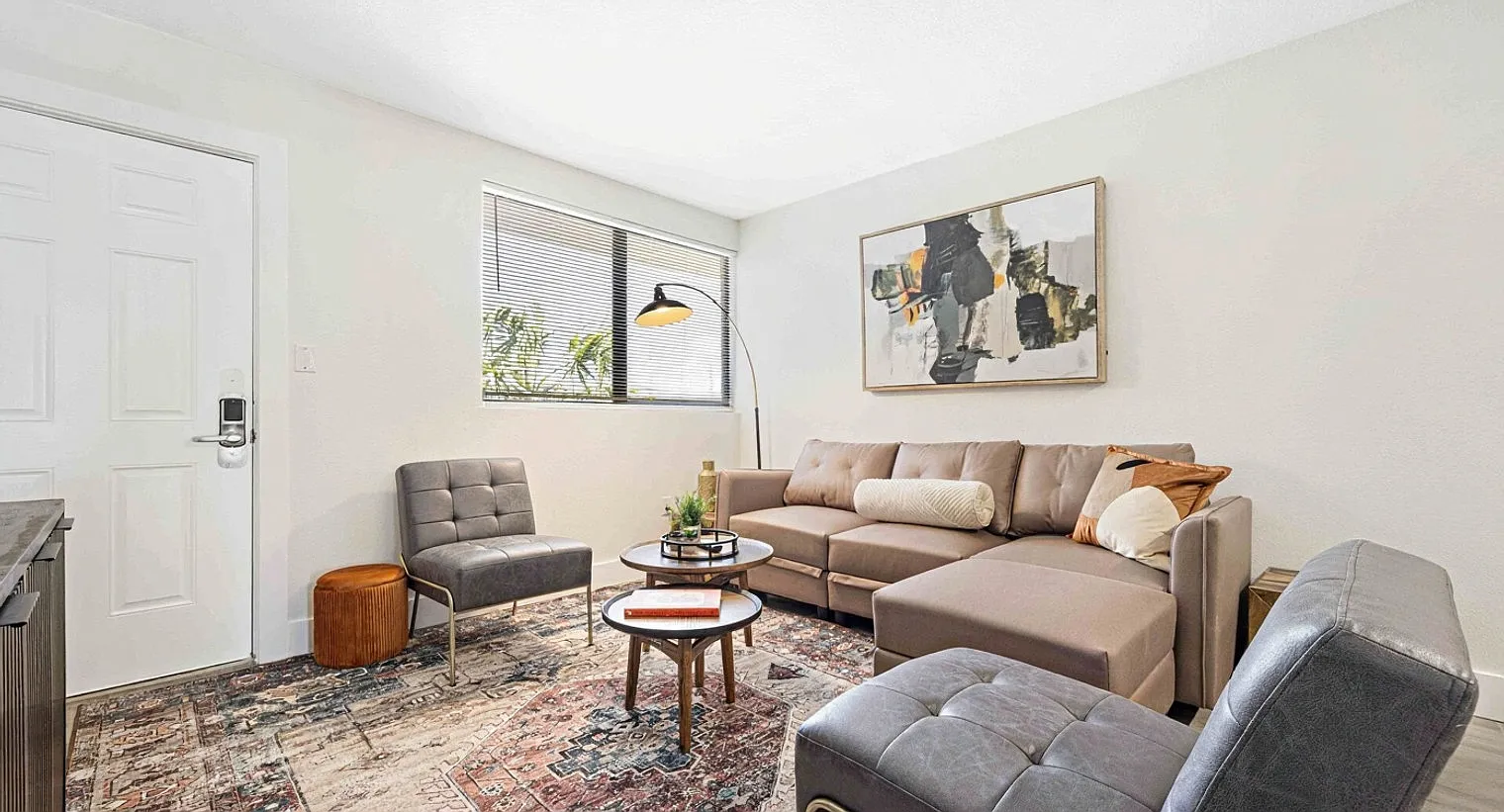 1 bed, 1.0 bath, 7534 sqft, $3,411 — Photo 2