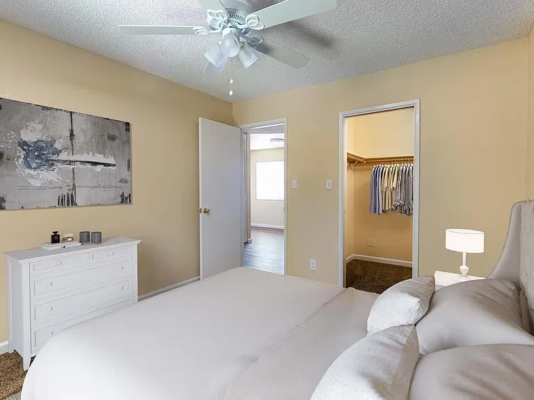 Dry Creek Apartments — Photo 29