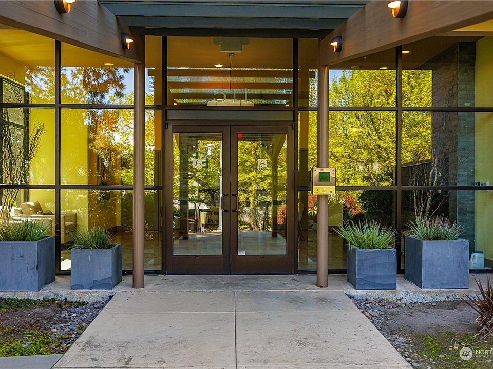 1st image of 511 100th Avenue NE #212