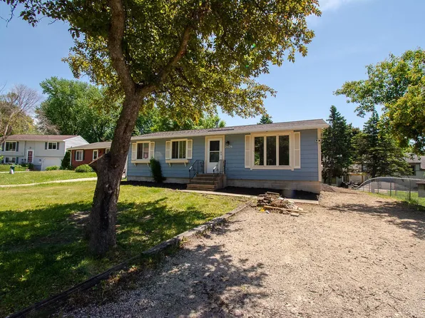 2526 Carla Ln NW, Rochester, MN 55901