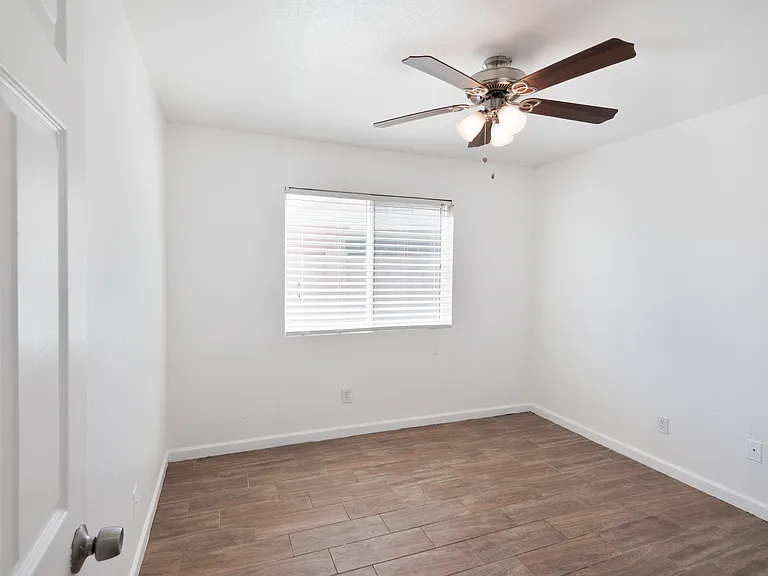 4625 E Park St — Photo 9