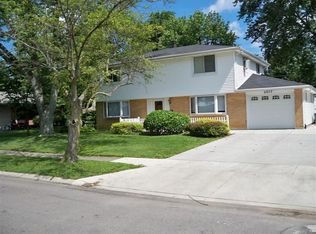 2077 Ridgebury Dr, Dayton, OH 45440