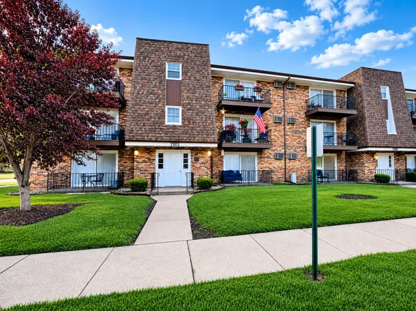 7101 98th St APT 301, Chicago Ridge, IL 60415