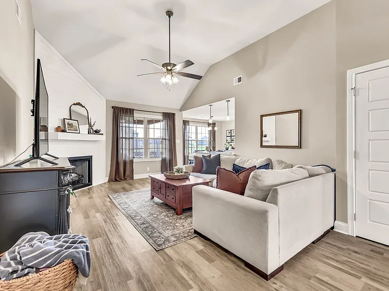 516 Castle Pinckney Ln — Photo 16