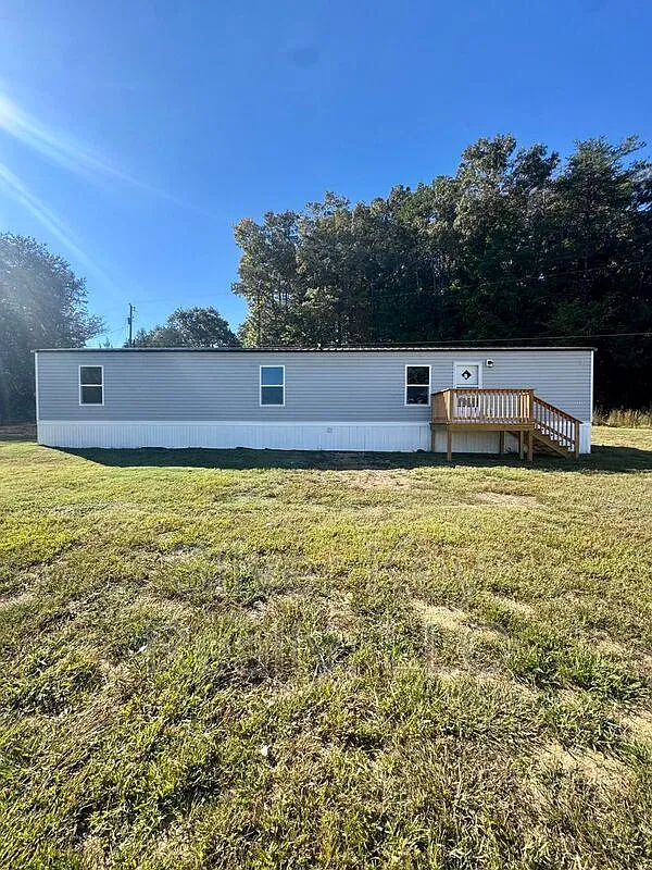 2 bed, 1.0 bath, $925 — Photo 1