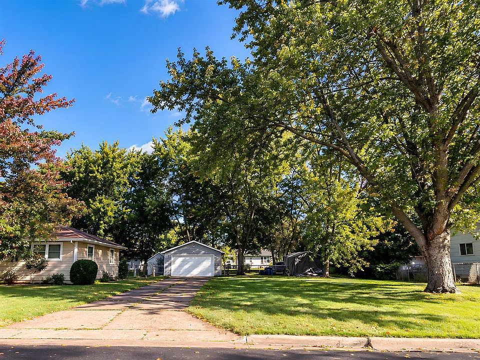 1st image of 542 Roland Street