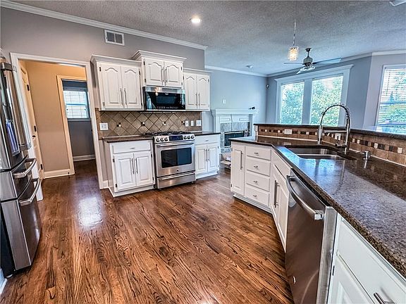 5th image of 2516 SW Wintercreek Dr