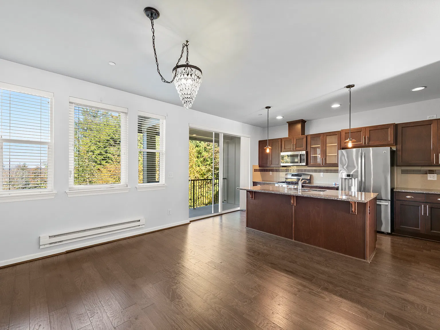 3 bed, 2.5 bath, 1690 sqft, $3,500 — Photo 3