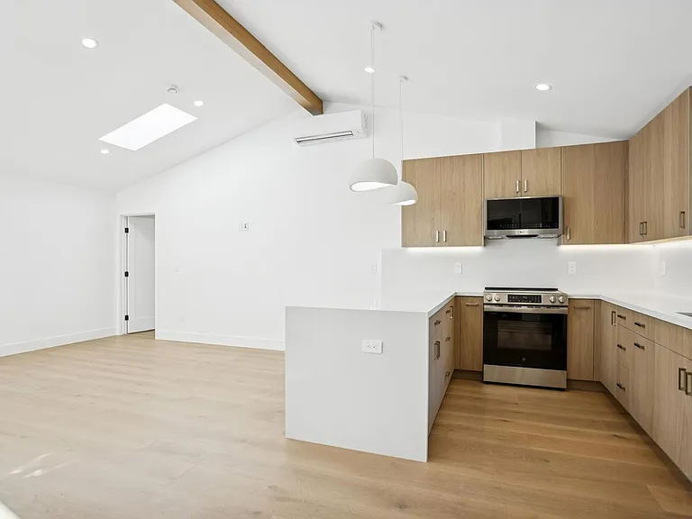 5745 Natick Ave — Photo 7