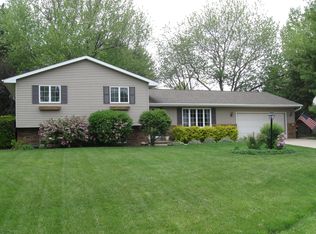 302 Sullivan Cir, Metamora, IL