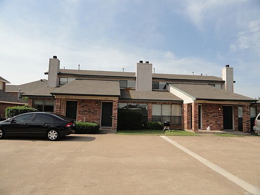 1st image of 906 Meadow Cir N