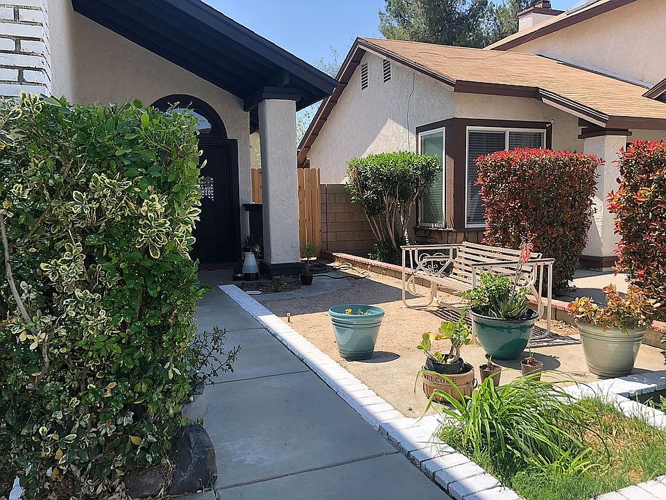 2nd image of 638 E Jenner St