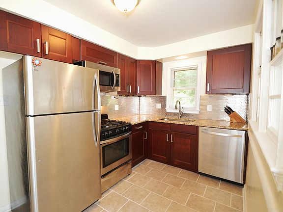 5th image of 6472 Oakwood Dr