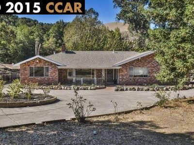 6882 Crow Canyon Rd, Castro Valley, CA, 94552