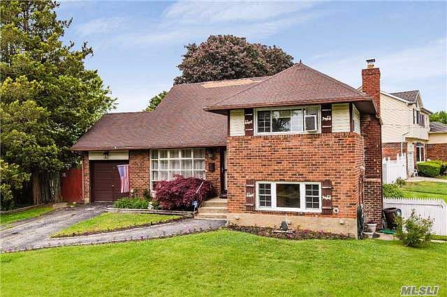 1st image of 14 Fairlawn Dr