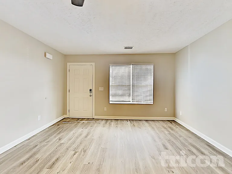 1517 Destiny Dr — Photo 2