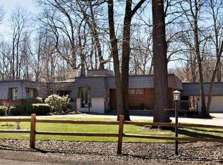 9038 N Picture Ridge Rd, Peoria, IL 61615