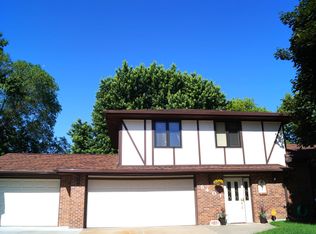 5401 Quail Ridge Ct, Lincoln, NE 68516