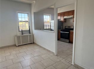 95-11 90th St UNIT 2F, Ozone Park, NY 11416