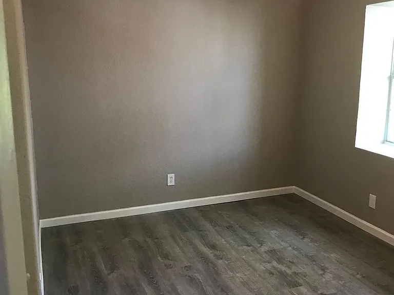 940 E Hattie St — Photo 10
