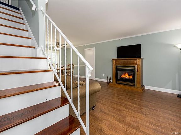 2nd image of 1021 Mulberry Pl