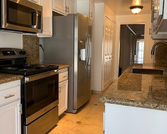 4th image of 137 S Palm Dr APT 401