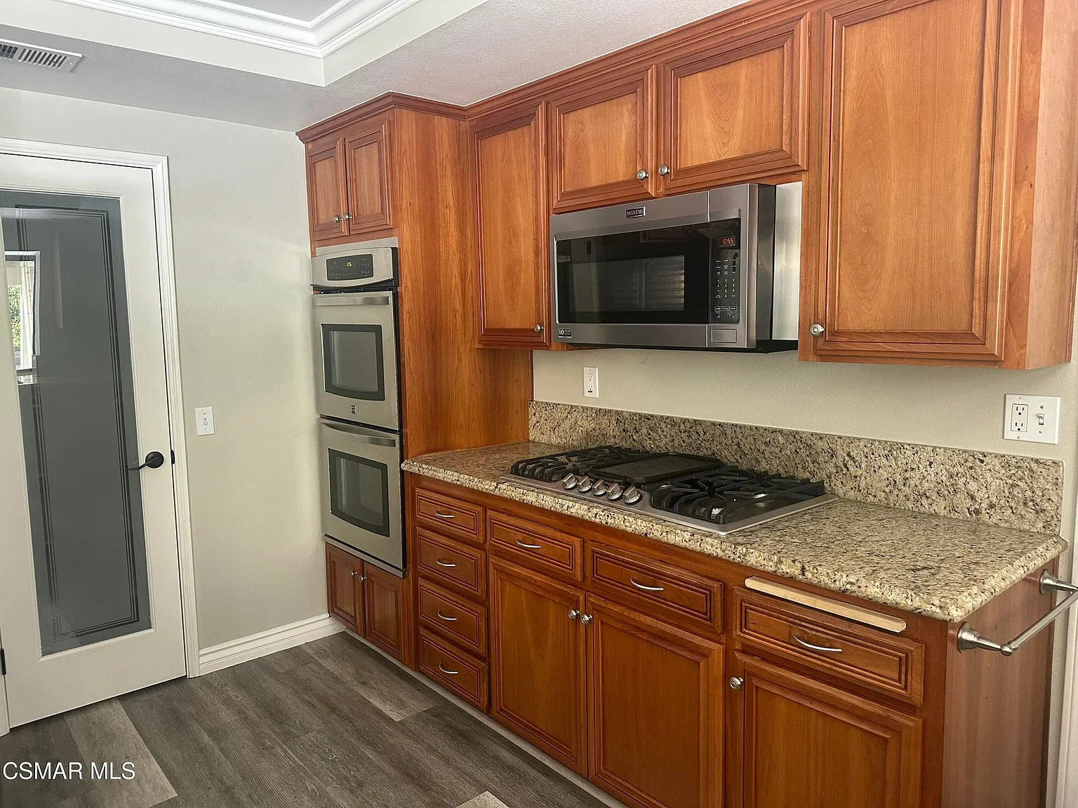 4 bed, 2603 sqft, $5,950 — Photo 4