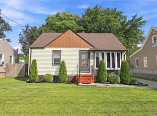 160 Clover Pl, Cheektowaga, NY 14225