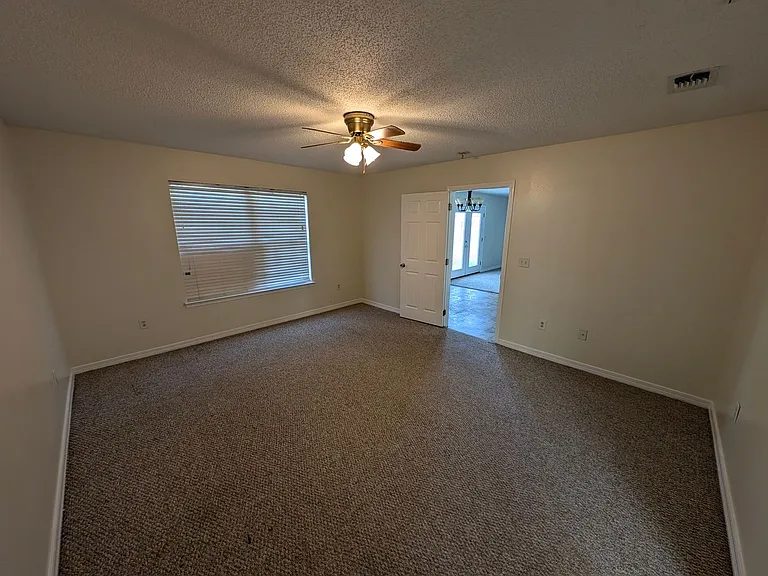 223 Tiffot Ct — Photo 12