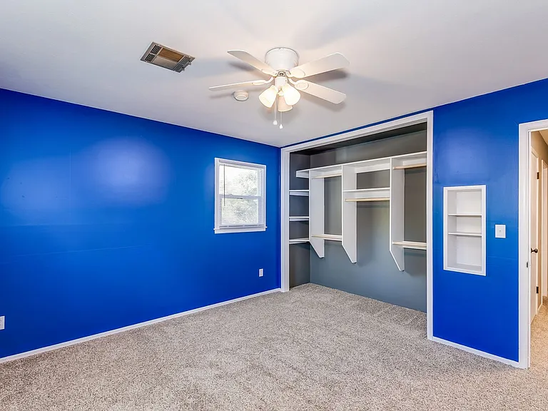 873 E Greenway Ct — Photo 5