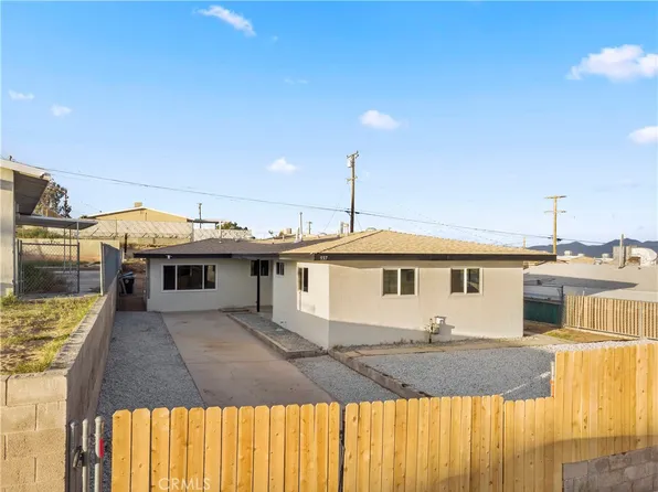 937 E Elizabeth St, Barstow, CA 92311