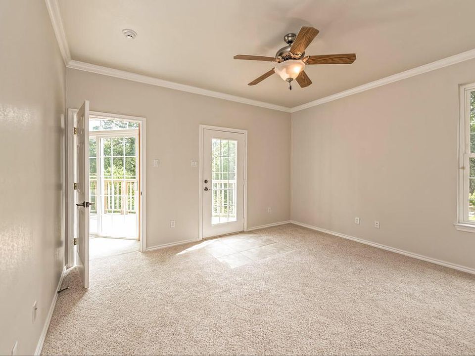 Spacious bedroom with extra large closet space. Private acce