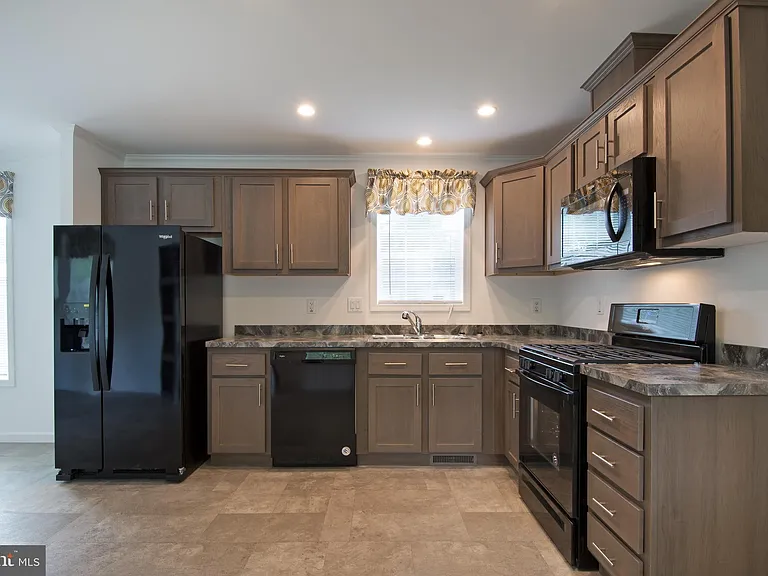 80 Longbow Ln — Photo 5