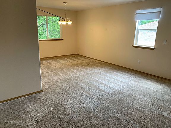 3rd image of 1340 NE Gilmax Ln