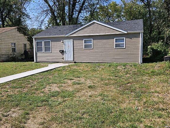 2nd image of 1118 Benton St